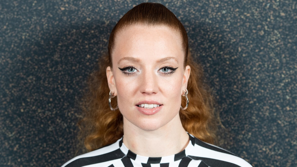 Jess Glynne.