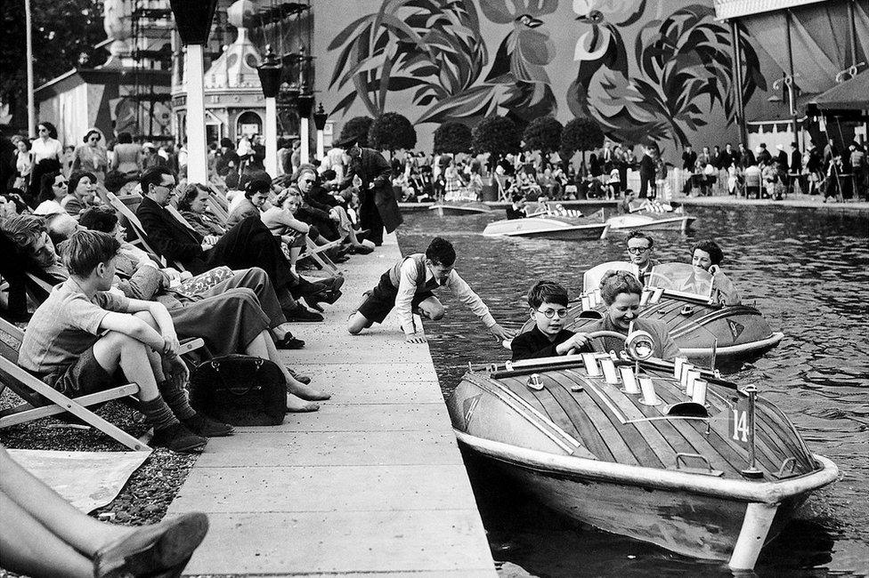 Boating lake at Battersea pleasure gardens