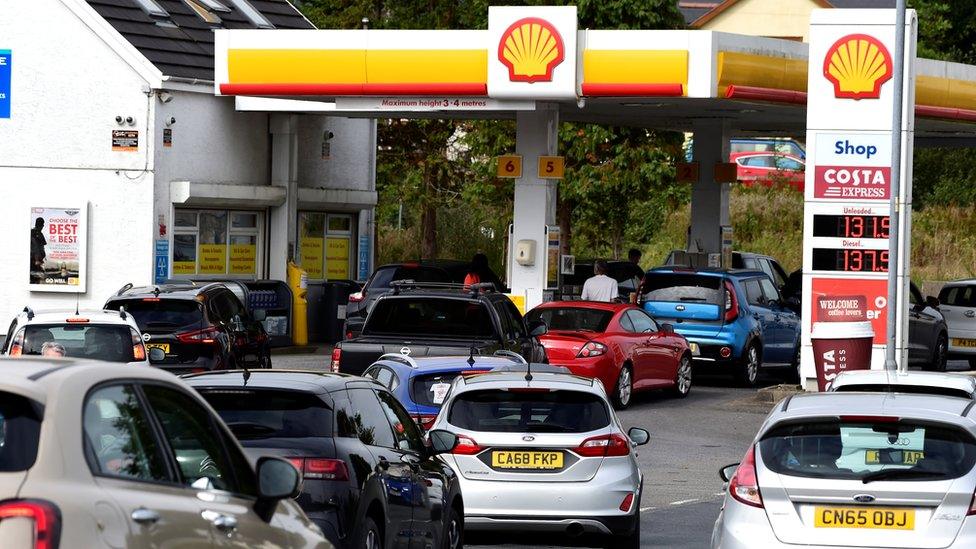 Cars queue up at a petrol station, Begelly, Pembrokeshire, Wales 24/9/21