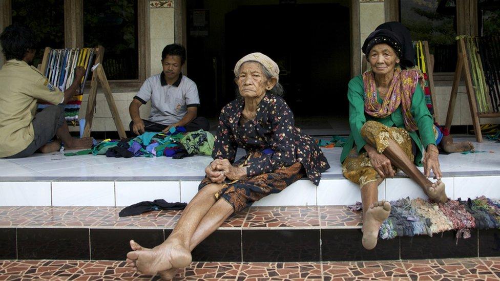 Disabled villagers now earn an income by weaving