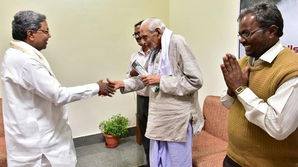 Mr Doreswamy with Karnataka chief minister