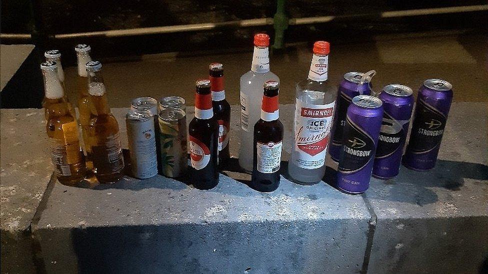 Alcohol gafodd ei atafaelu