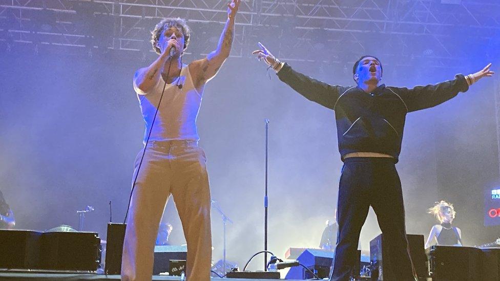 Tom Grennan and Callum O'Hare on stage together