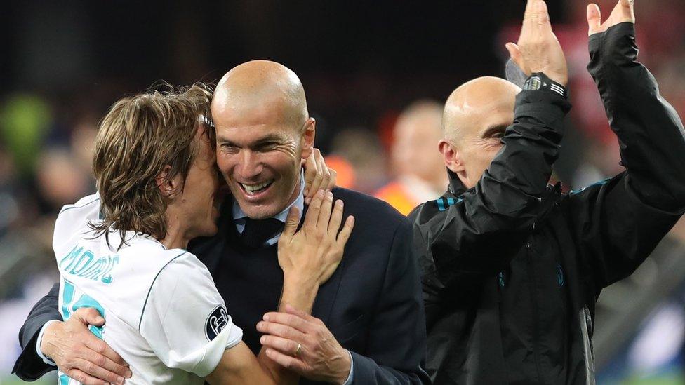 Zinedine Zidane hugging Luka Modric