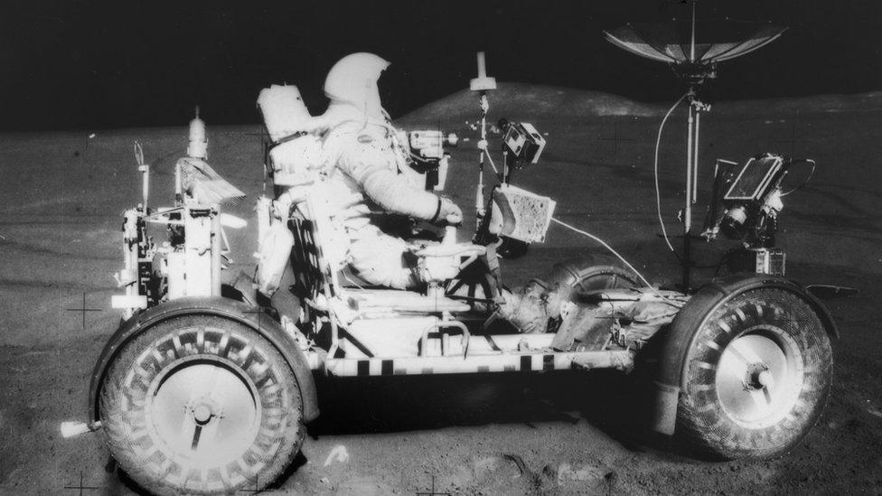 Lunar rover mission on the moon