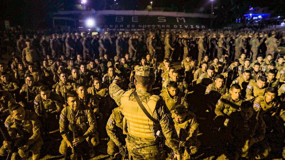 Troops surrounding the city of Soyapango