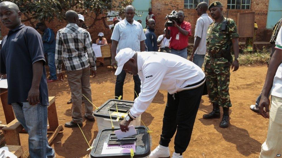 President Nkurunziza casts his ballot