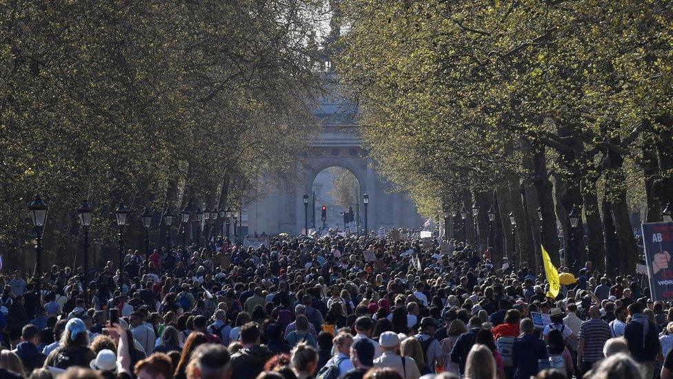 Crowds gather for anti-lockdown protest