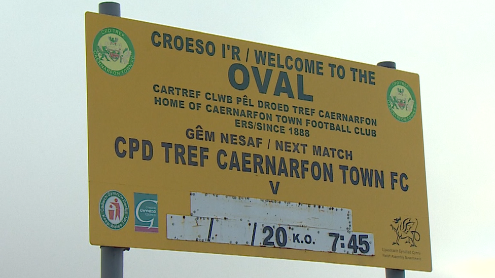 Oval, Caernarfon