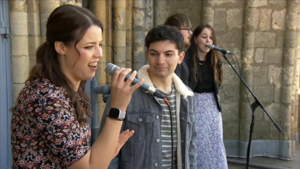 Singers on balcony