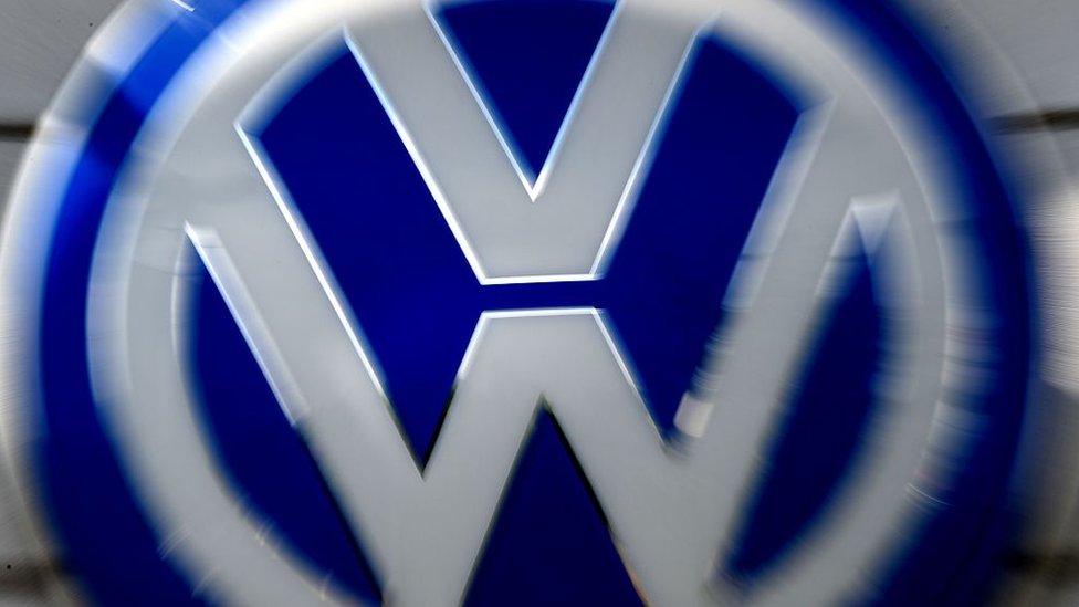 vw badge