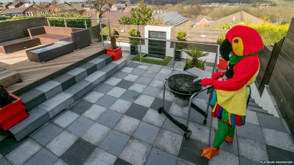 The weather is warming up, it can only mean a BBQ for the parrot