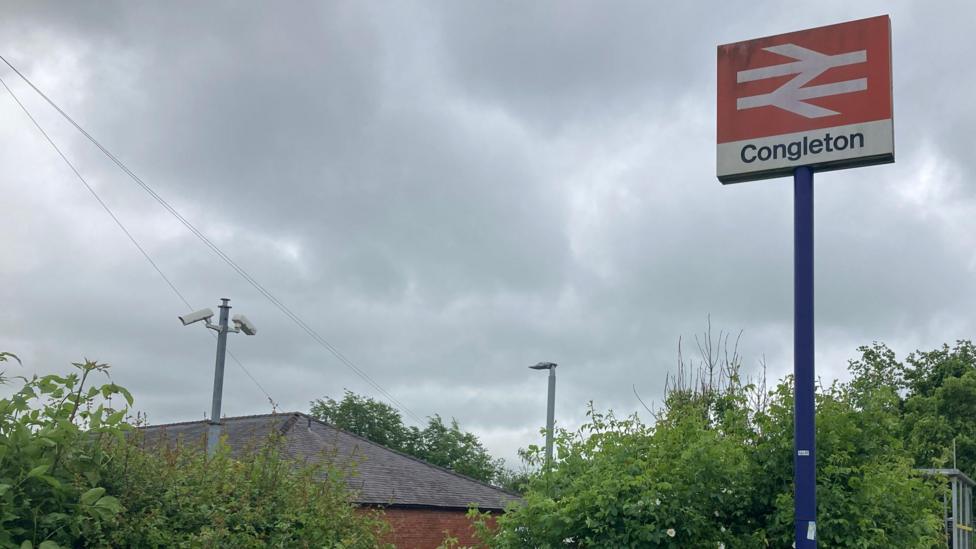 Congleton: Lack of Sunday trains 'unacceptable failure' - BBC News