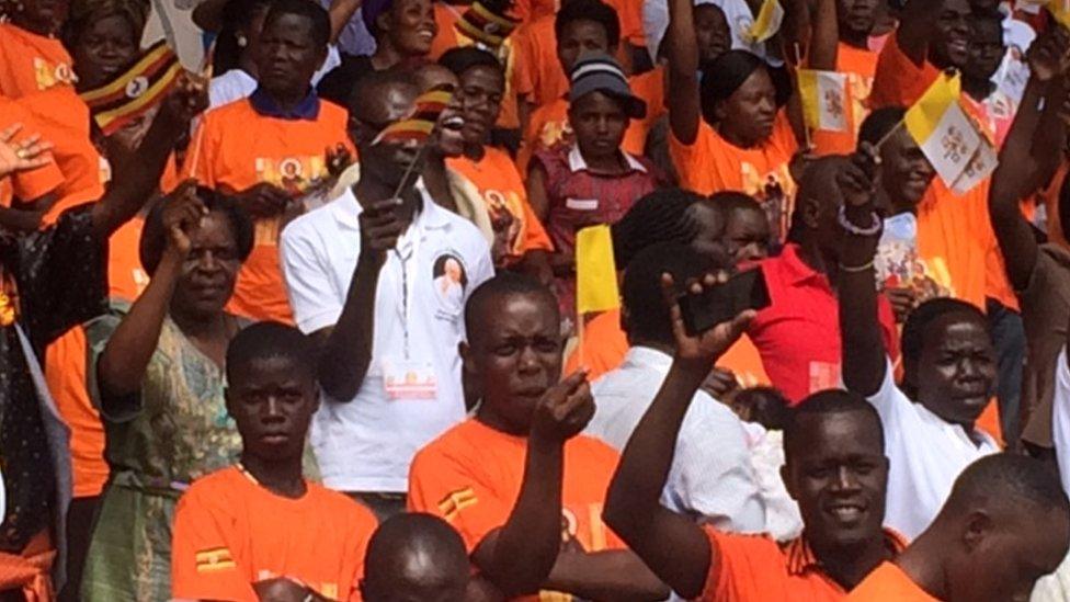 Youth rally for Pope in Kampala