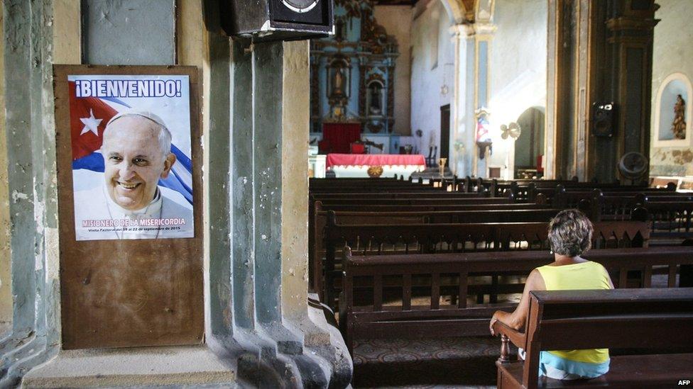 View of a poster of Pope Francis at a church in Santiago de Cuba province, Cuba (7 September 2015)