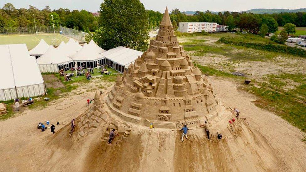 world-record-breaking-sandcastle.