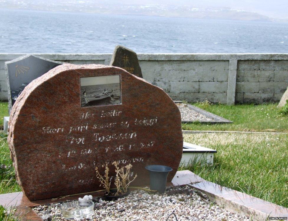 Ove Joensen's grave