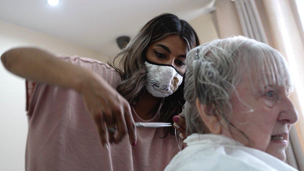 Haircut in care home