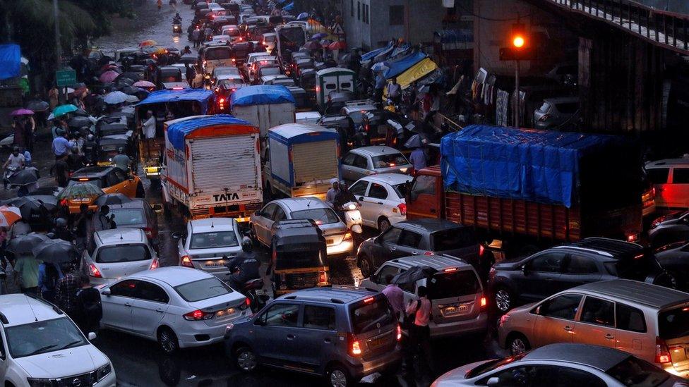 Monsoon weather caused traffic chaos in Mumbai, August 29, 2017