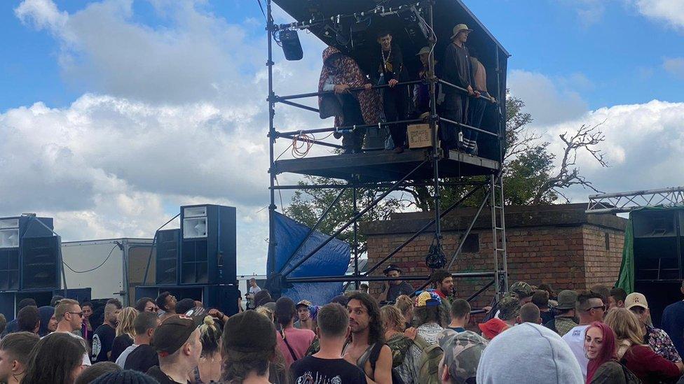 Picture of a soundsystem at the illegal rave near Bath