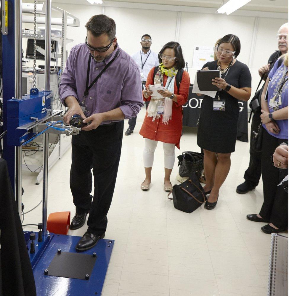 Glass test in Corning lab