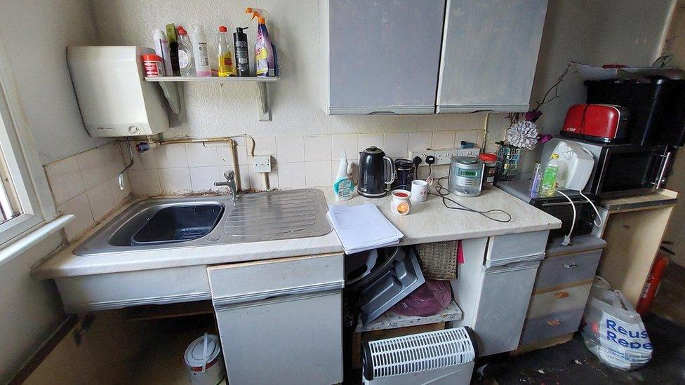 A kitchen at 90-90a West Road in Westcliff-on-Sea