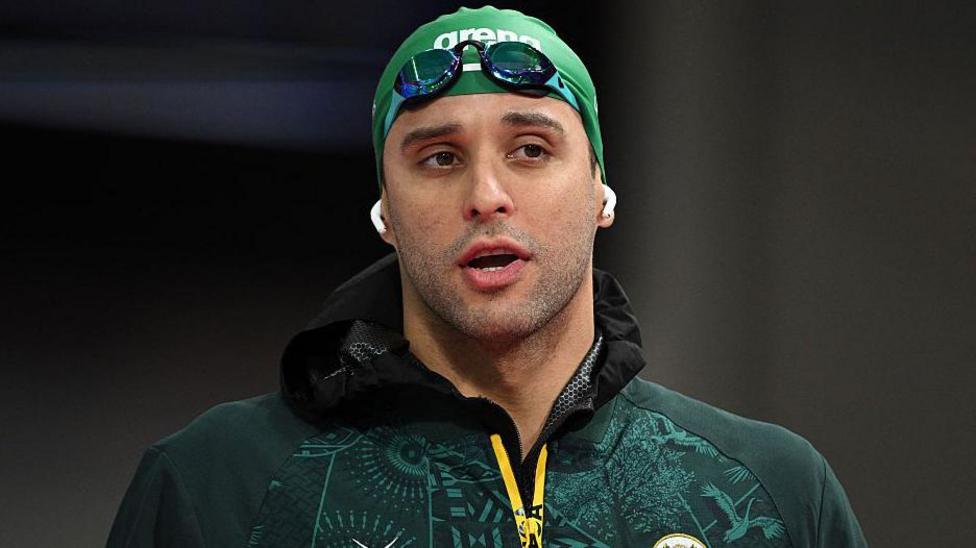 Le Clos' home destroyed by fire after he sets Commonwealths record