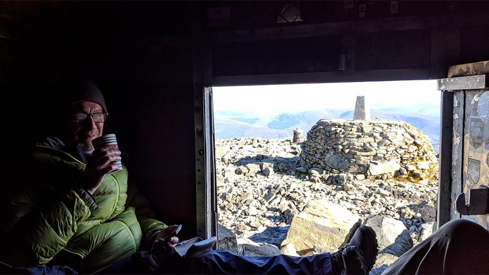 Shlter on top of Ben Nevis