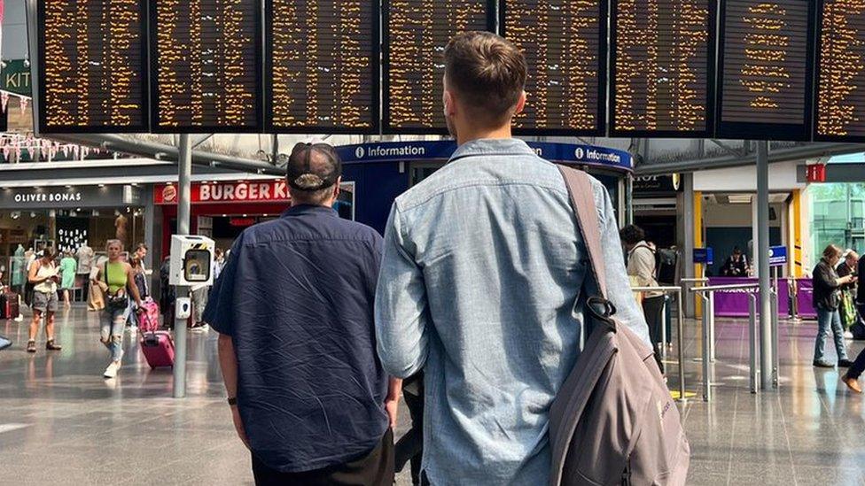 Passengers at Manchester Picadilly Station