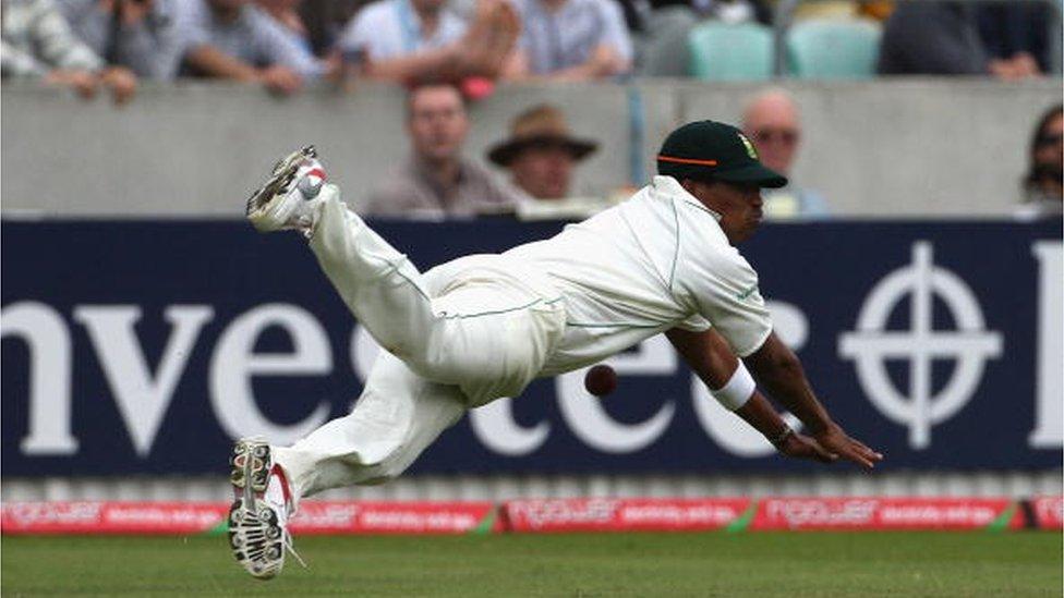 Makhaya Ntini of South Africa misses a catch from Kevin Pietersen of England during day two of the 4th npower Test match between England and South Africa on 8 August 2008
