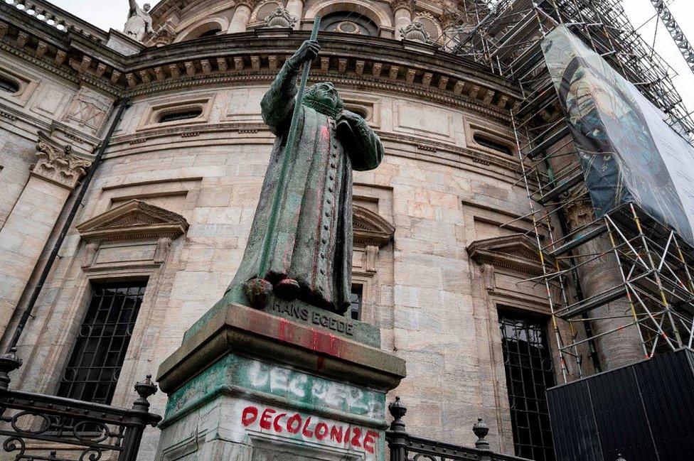 Hans Egede statue vandalised at Frederik's Church (Marmorkirken) in Copenhagen, 30 Jun 20