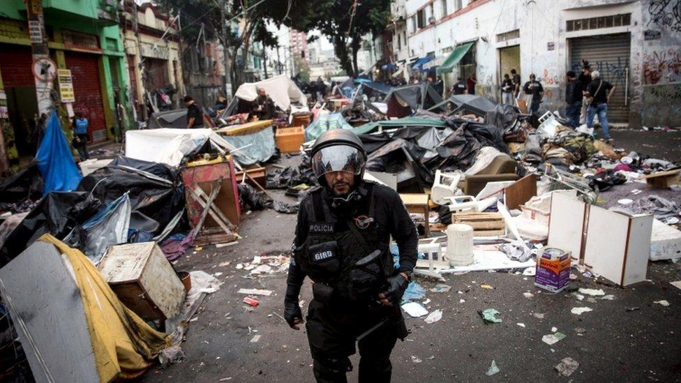 Police operation at Sao Paulo Crackland