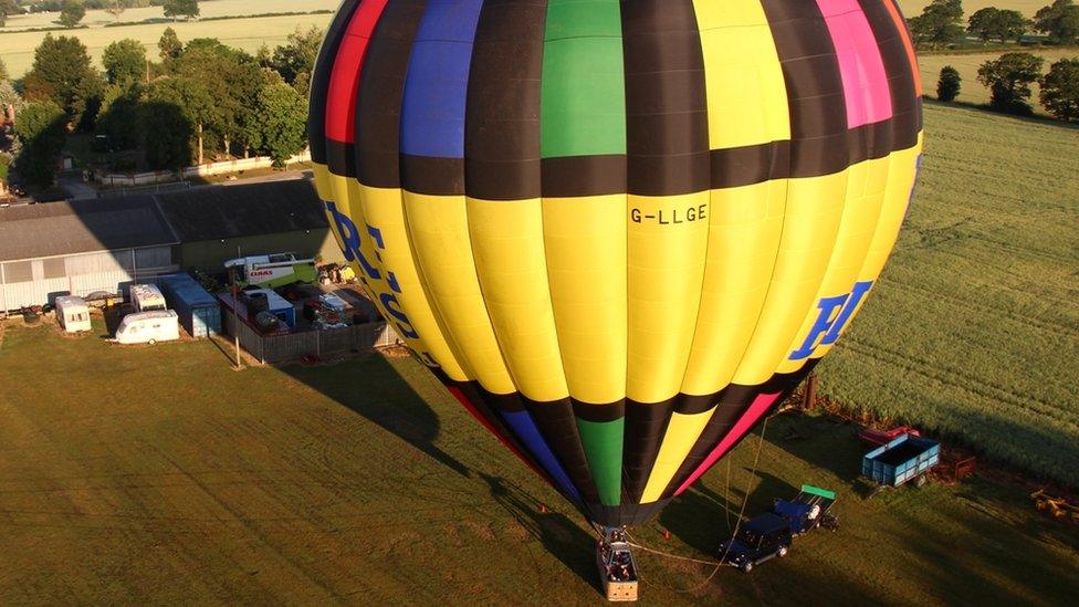 Hot air balloon