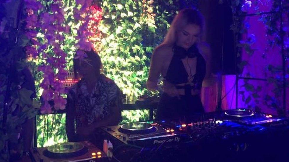 female djing