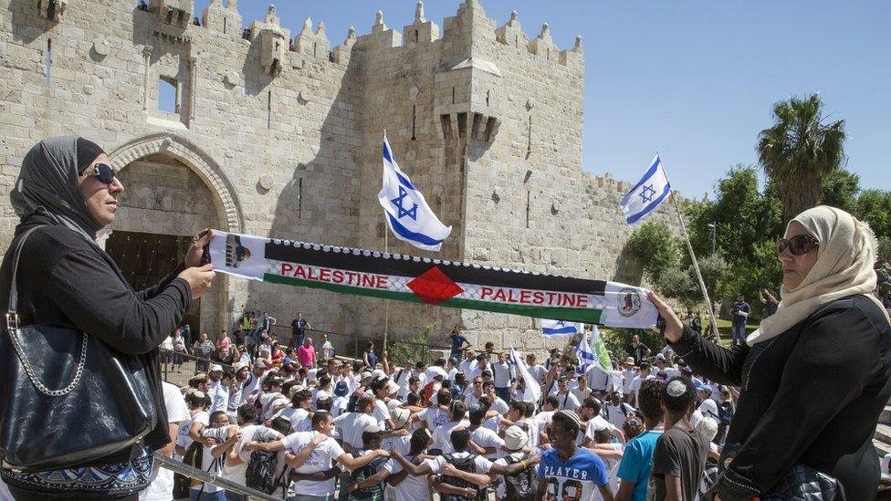 Israelis and Palestinians outside Jerusalem's Damascus Gate on Jerusalem Day (May 2015)