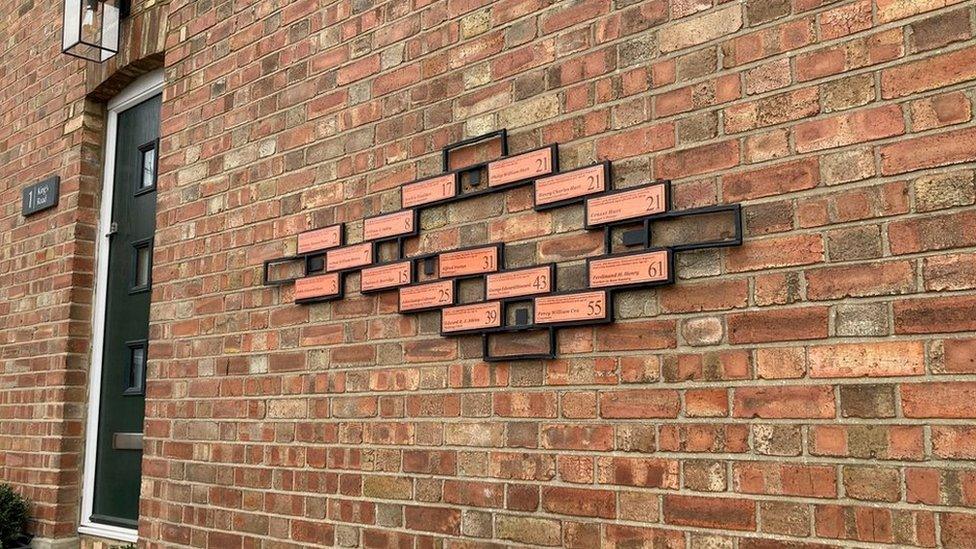 Mock-up of memorial in King's Road, St Albans