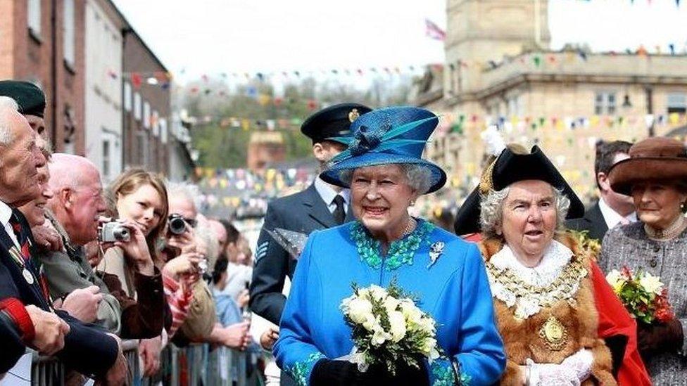 The Queen met well wishers in Welshpool in 2010