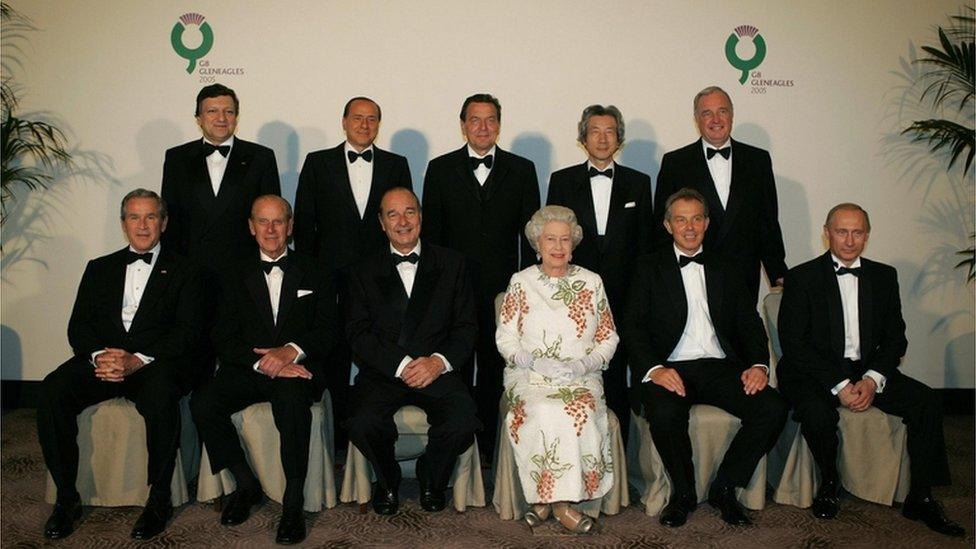 European Commissioner Jose Manuel Barroso (back row, from left) stands alongside other leaders of G8 countries notably; Silvio Berlusconi of Italy, Gerhard Schroder of Germany, Junichiro Koizumi of Japan, Paul Martin of Canada, (front row, from left) George W Bush of USA, The Duke of Edinburgh, Jacques Chirac of France, Britain's Queen Elizabeth II, Tony Blair of UK and Vladimir Putin of Russia, at Gleneagles, Scotland. Wednesday 6 July 2005.