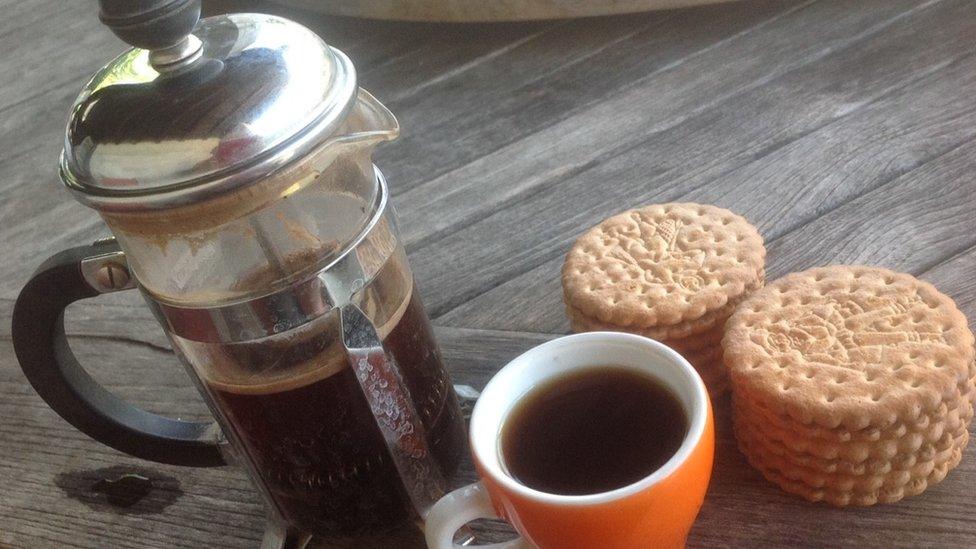 Coffee and biscuits.