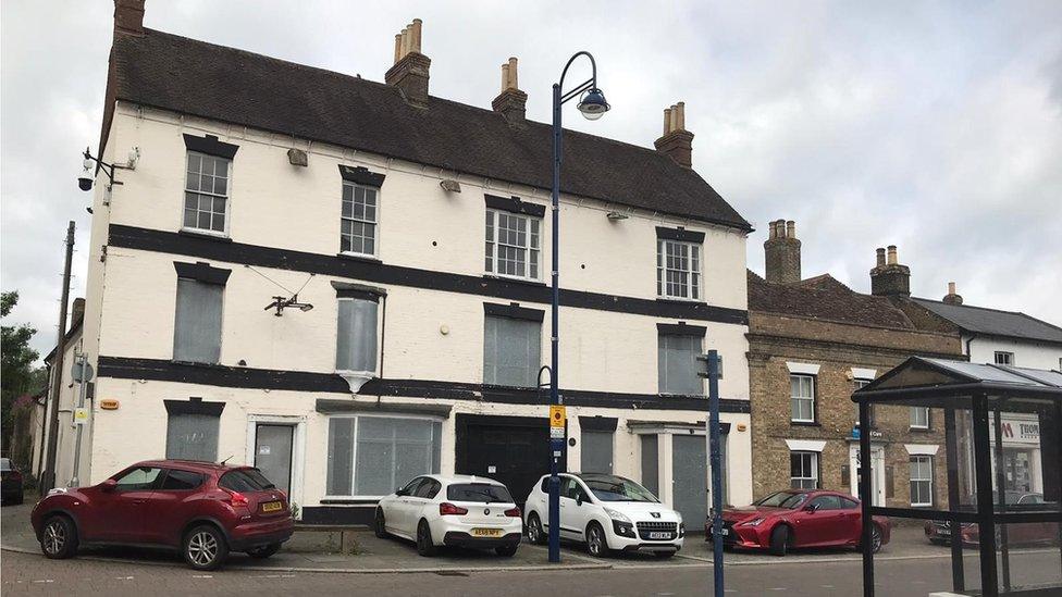 Old closed pub in St Neots