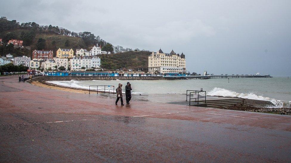 Y prom yn Llandudno