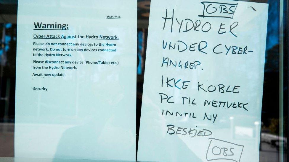 Notices to employees at Hydro's office