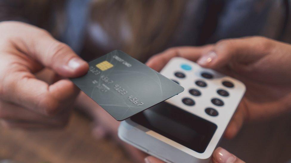 Credit card and payment terminal