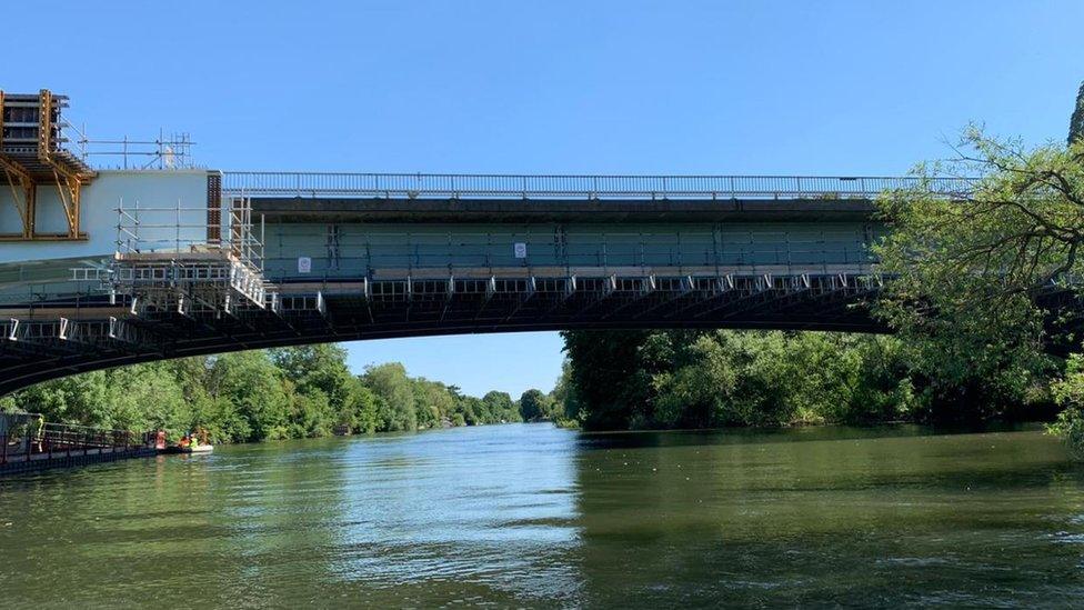 Thames Bray Bridge