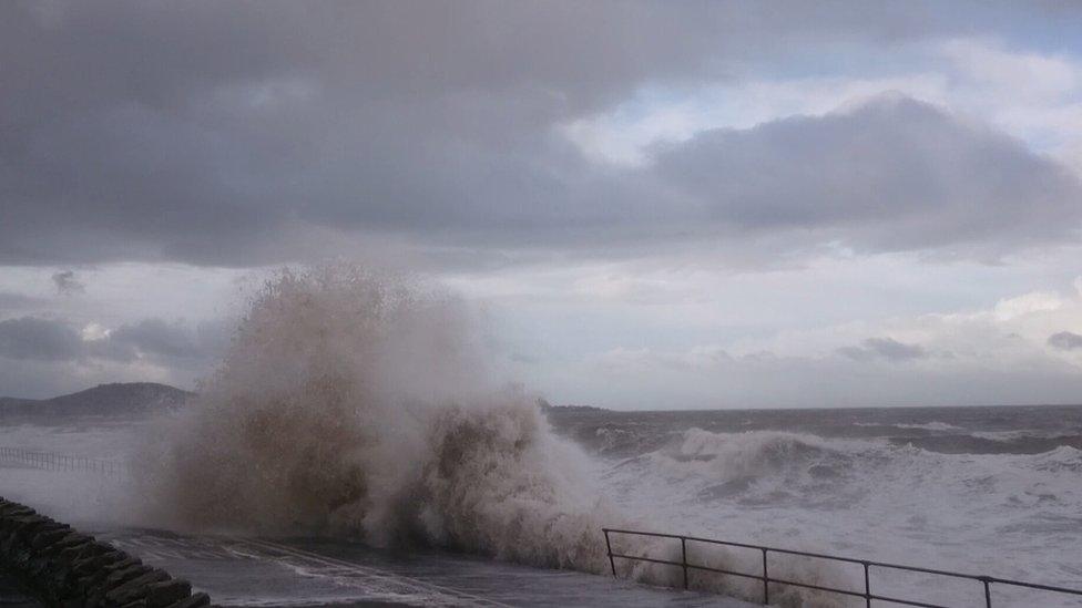 Storm ym Mae Colwyn yn 2017