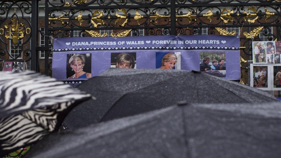 Banner on the gates