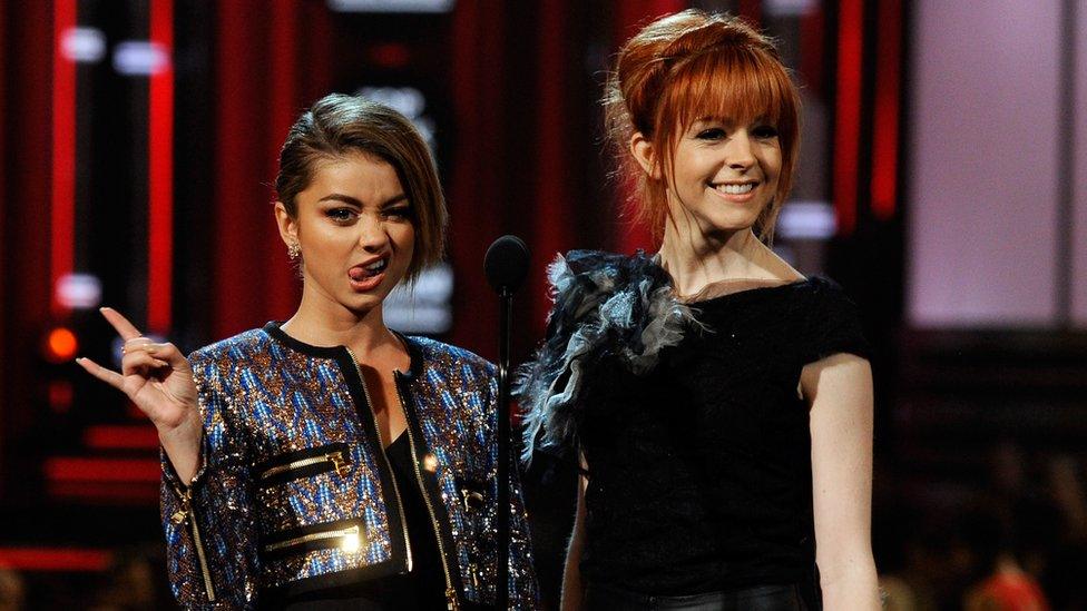 Sarah Hyland and Lindsey Stirling