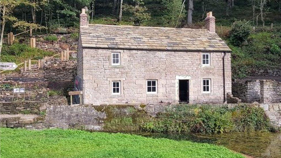 Aqueduct Cottage