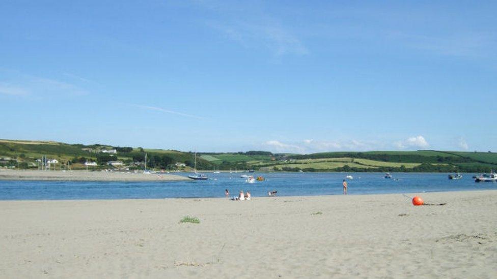 Poppit Sands beach