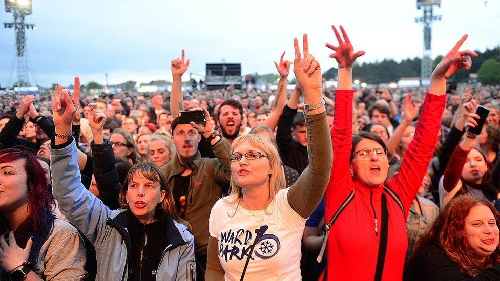 Crowd at Snow Patrol's gig in Ward Park, Bangor on 25 June